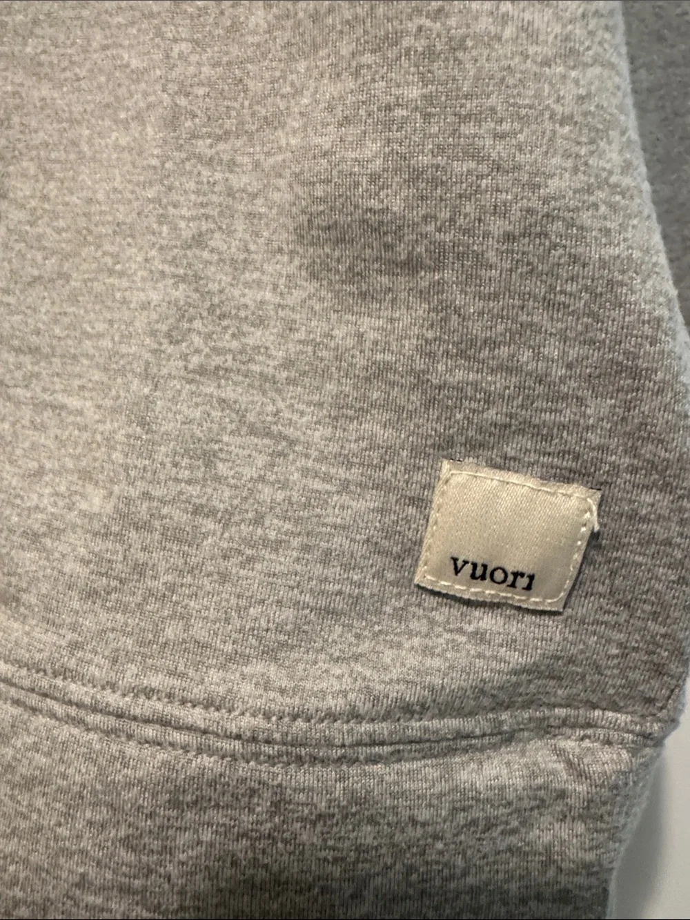 ❤️ Vuori Heather Gray Lightweight Hooded Pullover - Picture 4 of 4